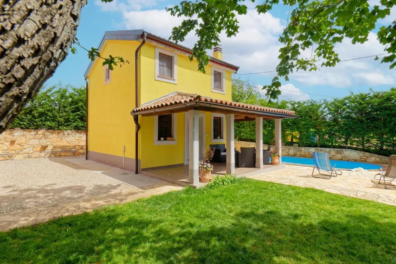 Holiday Homes Sunny Twins By Rent Istria Грожнян