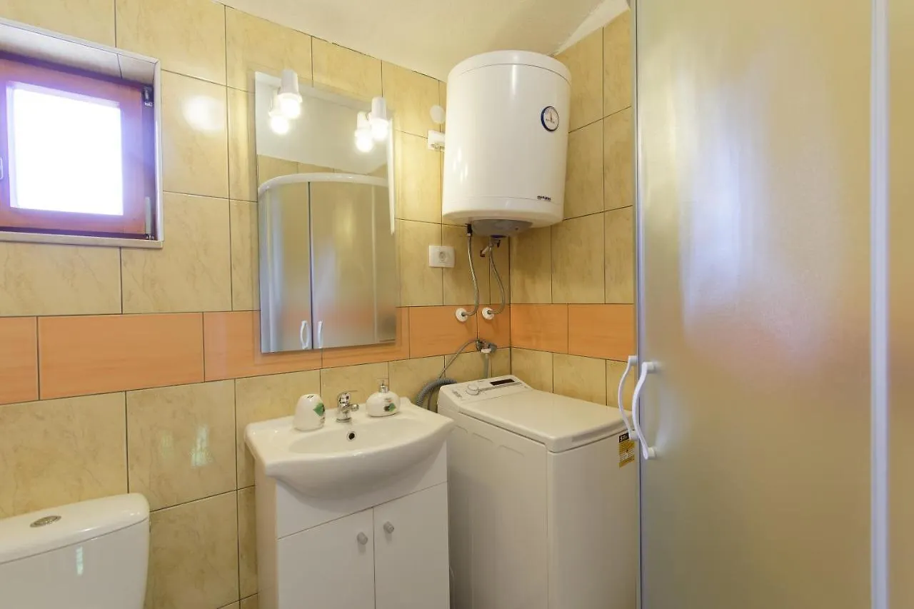 Holiday Homes Sunny Twins By Rent Istria Грожнян