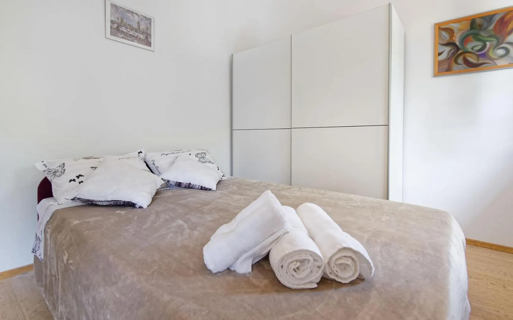Holiday Homes Sunny Twins By Rent Istria Грожнян