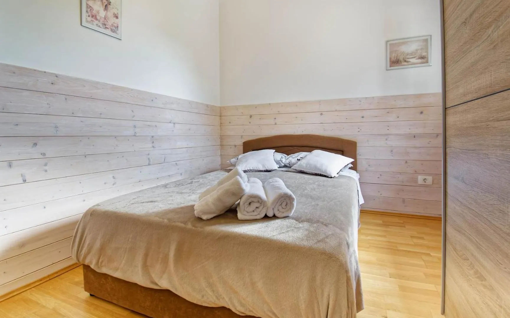 Holiday Homes Sunny Twins By Rent Istria Grožnjan 克罗地亚