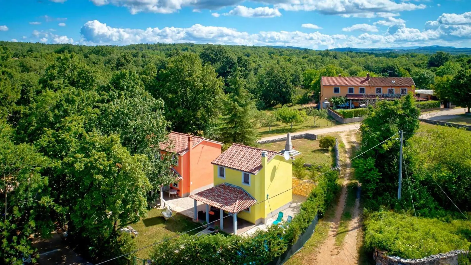 Holiday Homes Sunny Twins By Rent Istria Grožnjan